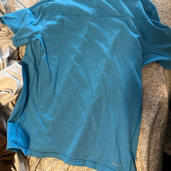 Nike dry-fit tshirt large size - Picture 2 of 3